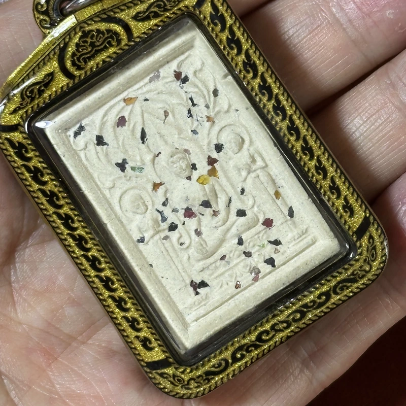 龙婆戈迈·崇迪撒宝石·圣粉佛牌·佛历2512年·拉差那达寺皇家御赐圣地亲制开光·附Samakom Phra鉴定证书·仅此一件 6
