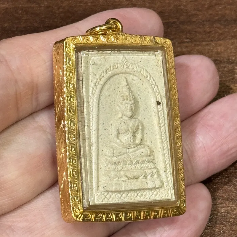 龙婆添 · 拉哈莱寺丨พระสมเด็จไร่วารี崇迪莱瓦丽 · 复古版 · 圣粉 · 意大利金壳 · 佛历2563年督造 2