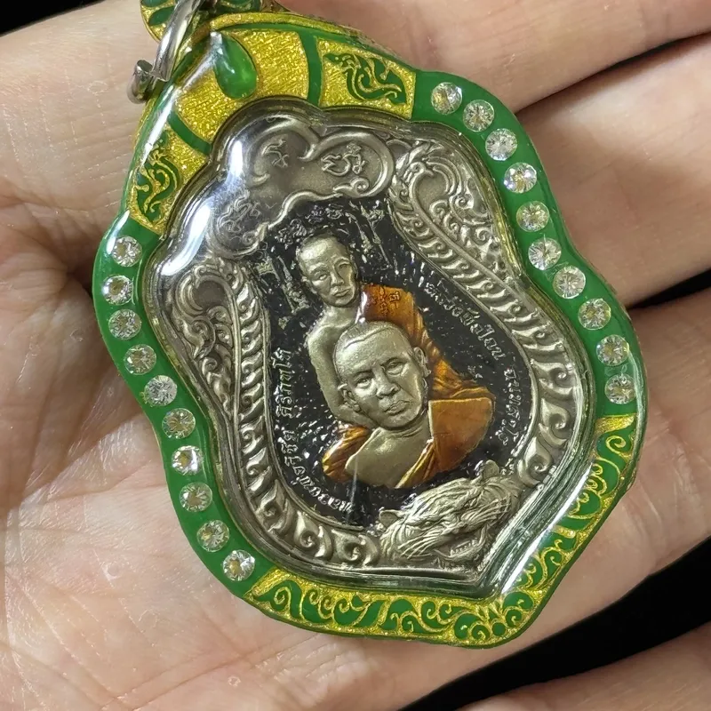 龙婆查农·断头虎盾牌型奖章·三材质可选（佛历2565年考囊农寺督造｜龙婆威奇法脉传承·配珐琅彩壳·各仅一件） 6