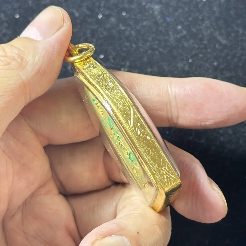 阿赞初·坤平佛·จอมคน王者版·粉质（佛历2550年普泰萨旺皇家古寺开光｜附鉴定卡·可补货） 3