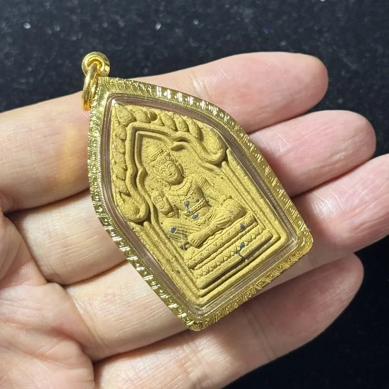 阿赞初·坤平佛·จอมคน王者版·粉质（佛历2550年普泰萨旺皇家古寺开光｜附鉴定卡·可补货） 2