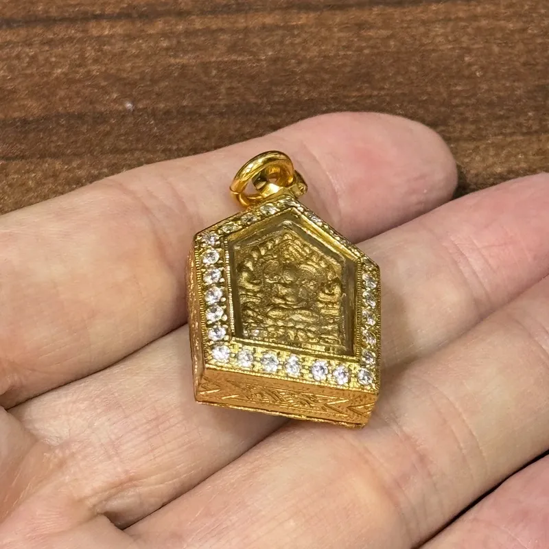 拉哈莱寺丨พระขุนแผนอยู่เงินอยู่ทอง「住银住金」坤平 · 铸巨佛筹款版 · 小模圣粉 · 水钻金壳 · 佛历2565年督造 2