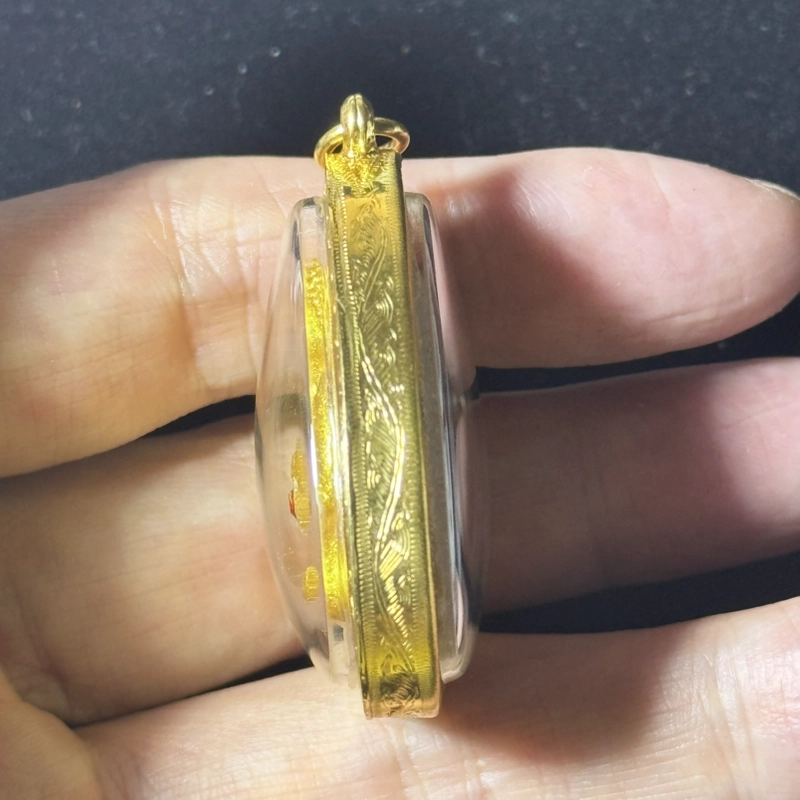 龙婆本 2535 粉质镶宝石必打佛 Wat Bang Phra 带证书 6