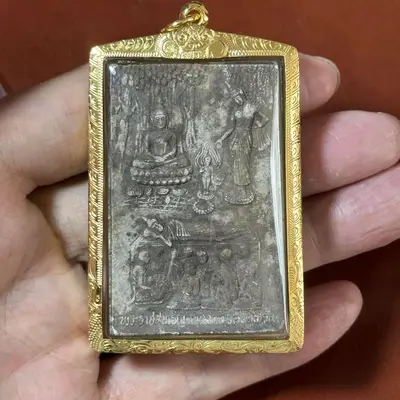 龙婆扎兰·诞生觉悟涅槃·圣粉佛牌·佛历2532年·安帕瓦寺亲制开光·附Samakom Phra鉴定证书
