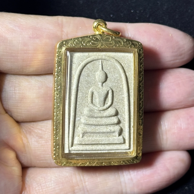 龙婆本 2535 粉质崇迪佛牌 Wat Bang Phra 认证真品