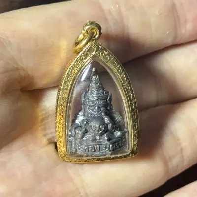 Phra Rahu · Run Chanthanupparakha (Lunar Eclipse) · Wat Sisathong · Luang Pho Noi Tradition — Original Box, Italian Gold Waterproof Case