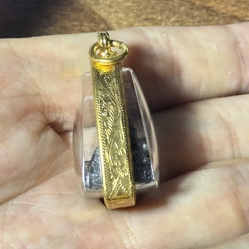 Phra Rahu · Run Chanthanupparakha (Lunar Eclipse) · Wat Sisathong · Luang Pho Noi Tradition — Original Box, Italian Gold Waterproof Case 2