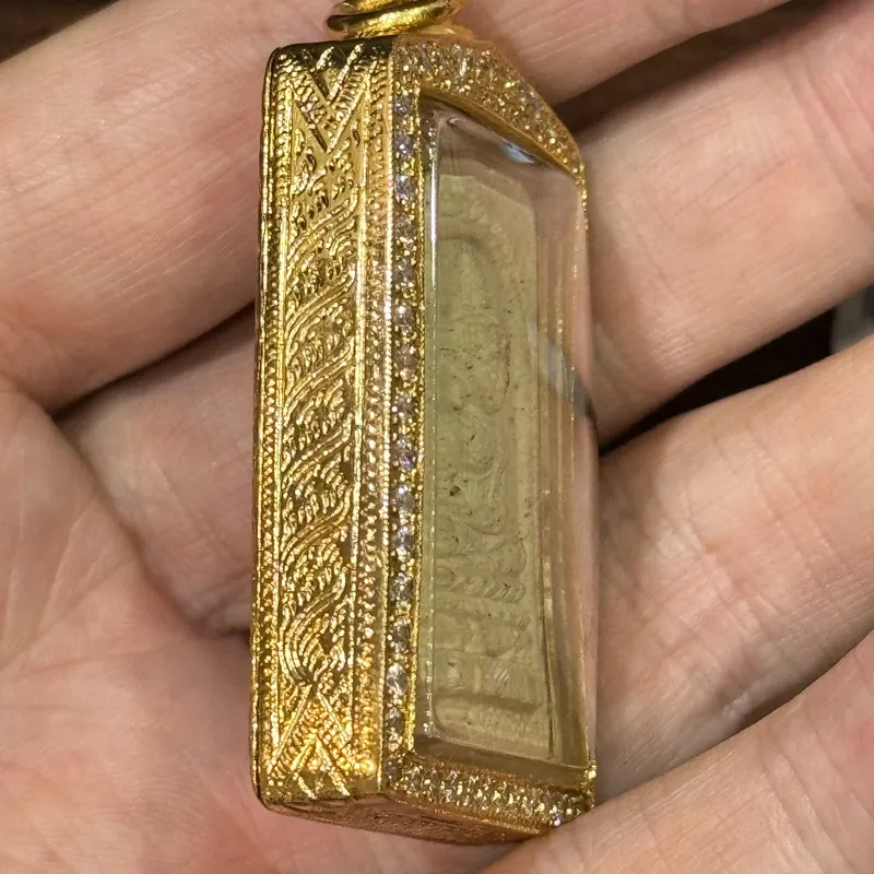 Luang Phor Tim · Wat Laharn Rai | Phra Somdej Rai Wari · Retro Edition · Sacred Powder · Rhinestone Gold Case · B.E. 2563 2
