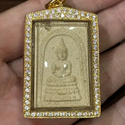 龙婆添 · 拉哈莱寺丨พระสมเด็จไร่วารี崇迪莱瓦丽 · 复古版 · 圣粉 · 水钻金壳 · 佛历2563年督造