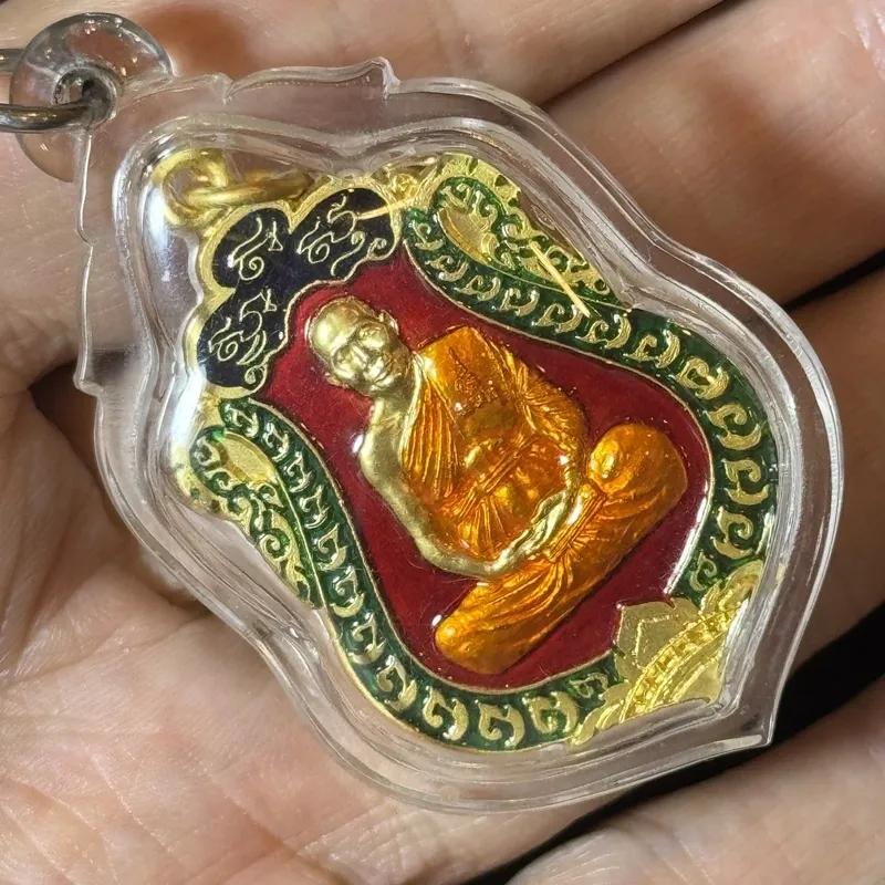 龙婆扎兰·盾牌型自身像·镀金珐琅彩（佛历2554年安帕万寺亲主开光｜透明防水壳·仅此一件） 7