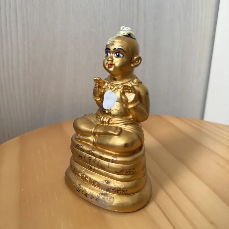 三暗寺·古曼童精巧摆件·佛历2567年·圣料混合（高12cm·宽6cm·帕巴拉七加持｜桌面供奉·招财镇宅） 7