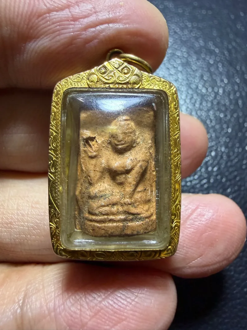 Luang Phor Tae · Nang Kwak (Beckoning Lady) · First Batch · Sacred Clay · Wat Sam Ngam B.E. 2503 — Certified No. 00454 1