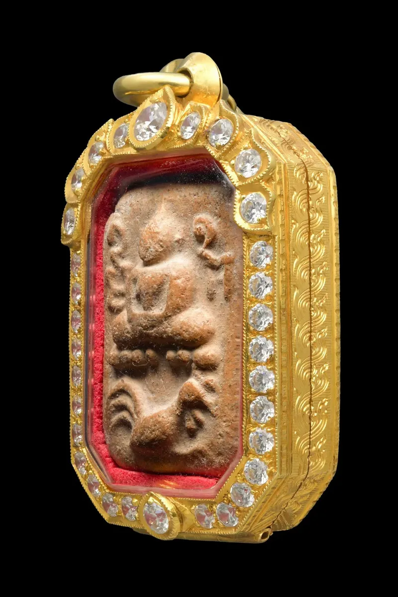Luang Phor Parn · Buddha on Rooster (Phra Khi Kai) · Three-Tail Mold · Wat Bang Nom Kho c. B.E. 2460 — Association Certified No. 03893, Gold Case 3