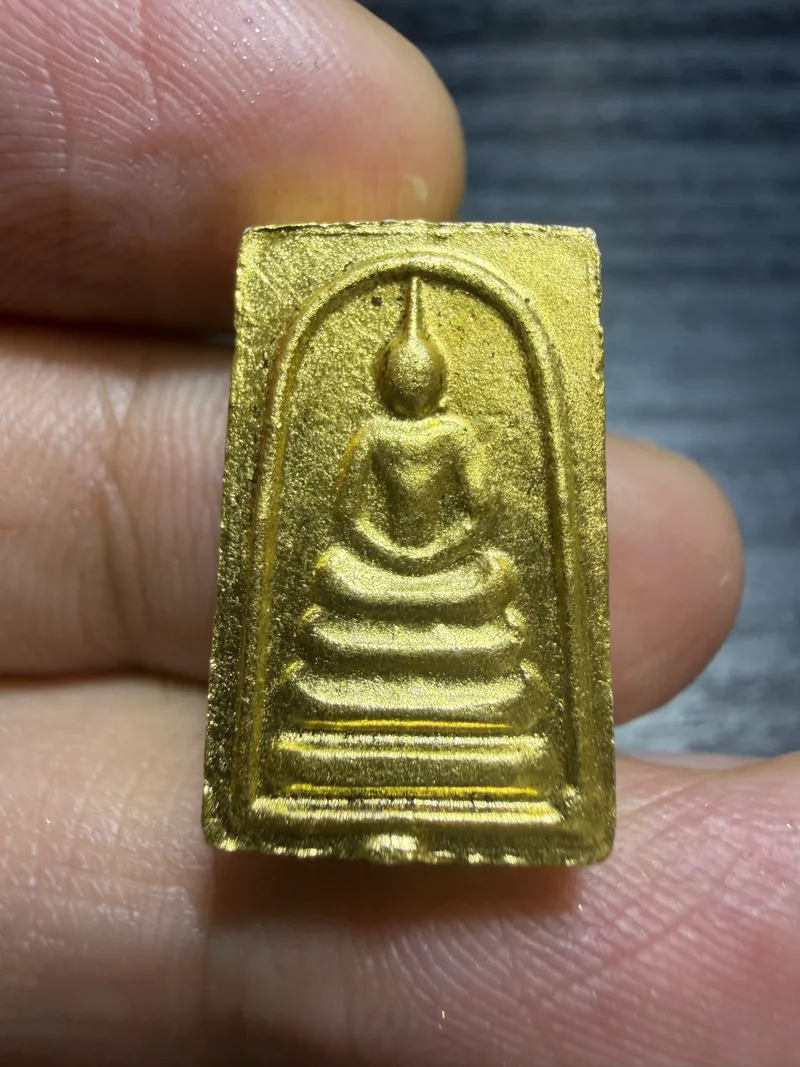 龙婆培·崇迪佛87岁寿诞纪念期·小模·贴金粉质(佛历2535年编冠汤寺|协会正式鉴定卡 P00799·仅此一件) 1
