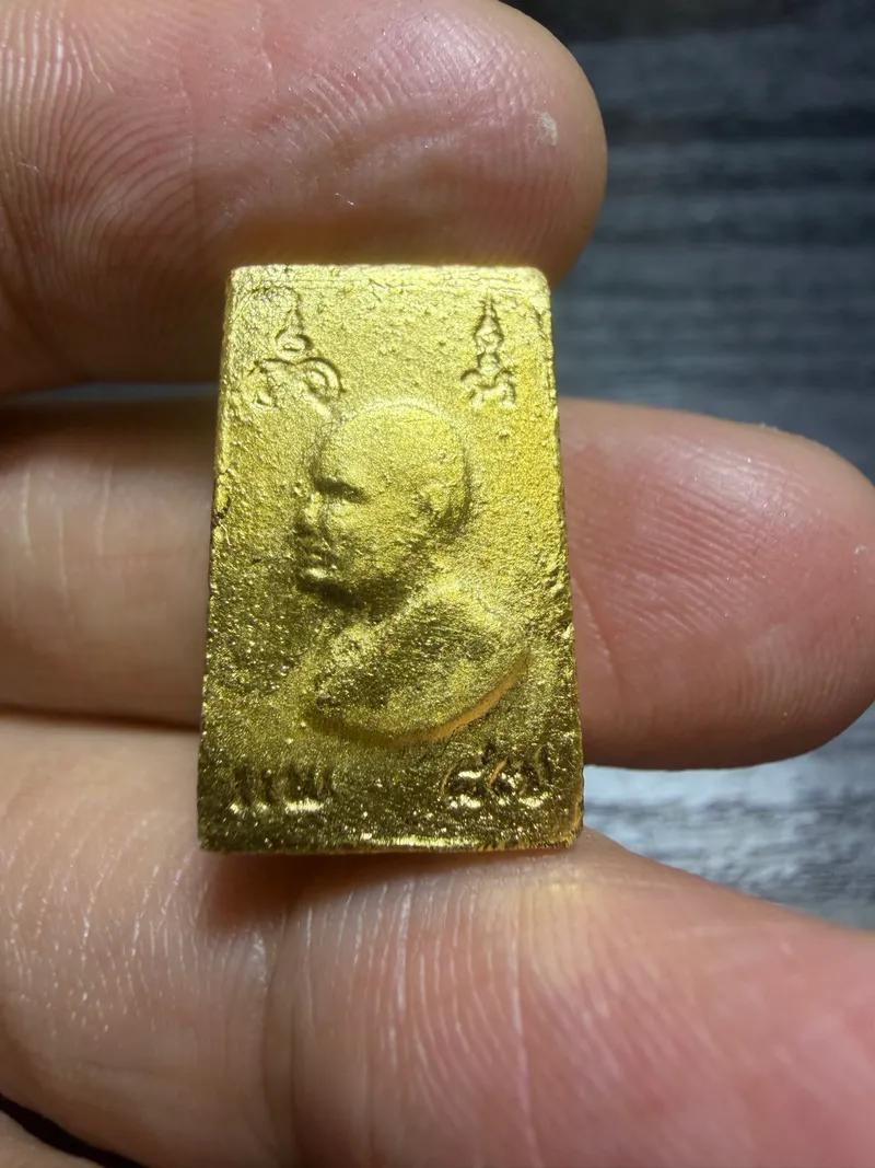 龙婆培·崇迪佛87岁寿诞纪念期·小模·贴金粉质（佛历2535年编冠汤寺｜协会正式鉴定卡 P00799·仅此一件） 3
