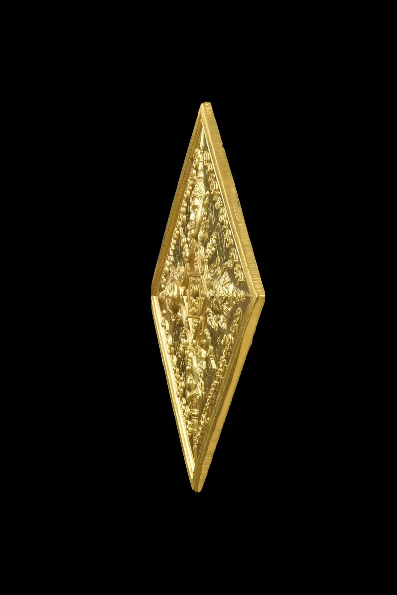 Ajarn Tiew · Phra Phrom "Rasami Phrom" First Batch (Run Raek) · Diamond Coin · Solid Gold · Wat Manee Cholakhan B.E. 2545 — Certified No. 09084 3