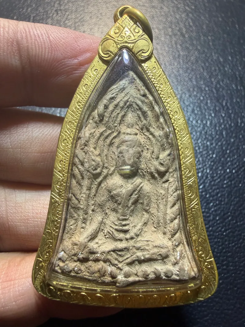 Luang Phor Tae · Phra Khun Paen First Indochina Batch (Run Raek Indochine) · Seven-Cemetery Clay · Wat Sam Ngam B.E. 2484 — Certified D01329 1