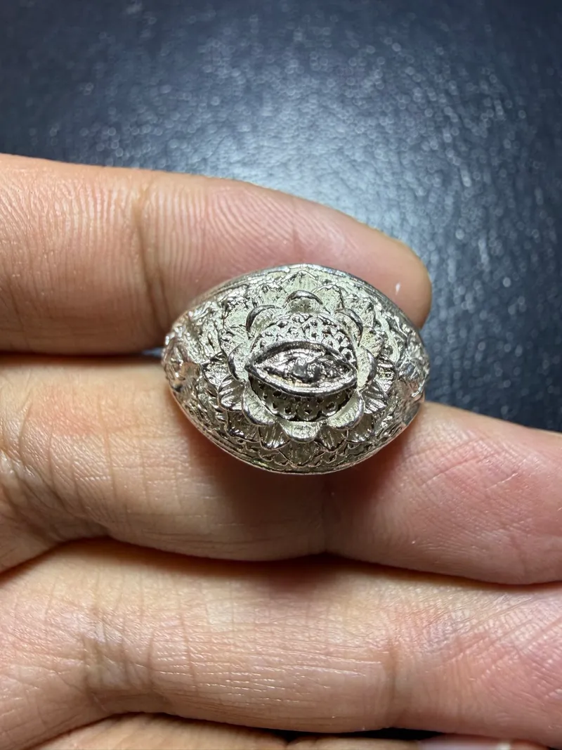 Kruba Boonchum · Heavenly Eye Ring (Waen Duang Ta Sawan) Second Batch · Solid Silver · Size ~18 · Wat Phra That Don Rueang B.E. 2539 — Certified KR00587 2