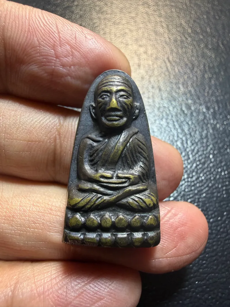 龍婆托·熨斗形背經文·原皮(佛曆2505年北大年府昌海寺·阿贊添督造|協會鑑定 04623·僅此一件) 1