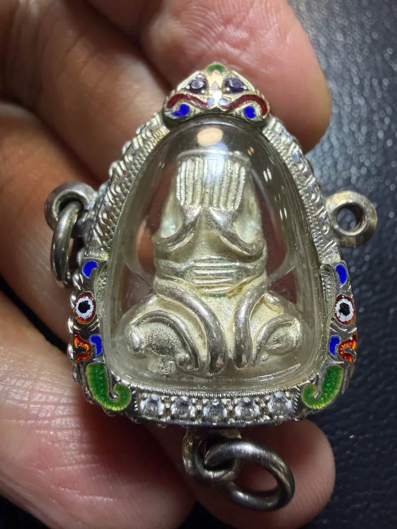 Luang Phor Khun · Six-Arm Phra Pidta in Enamelled Three-Ring Case · B.E. 2537 (per supplier) — Certified No. 00453 1