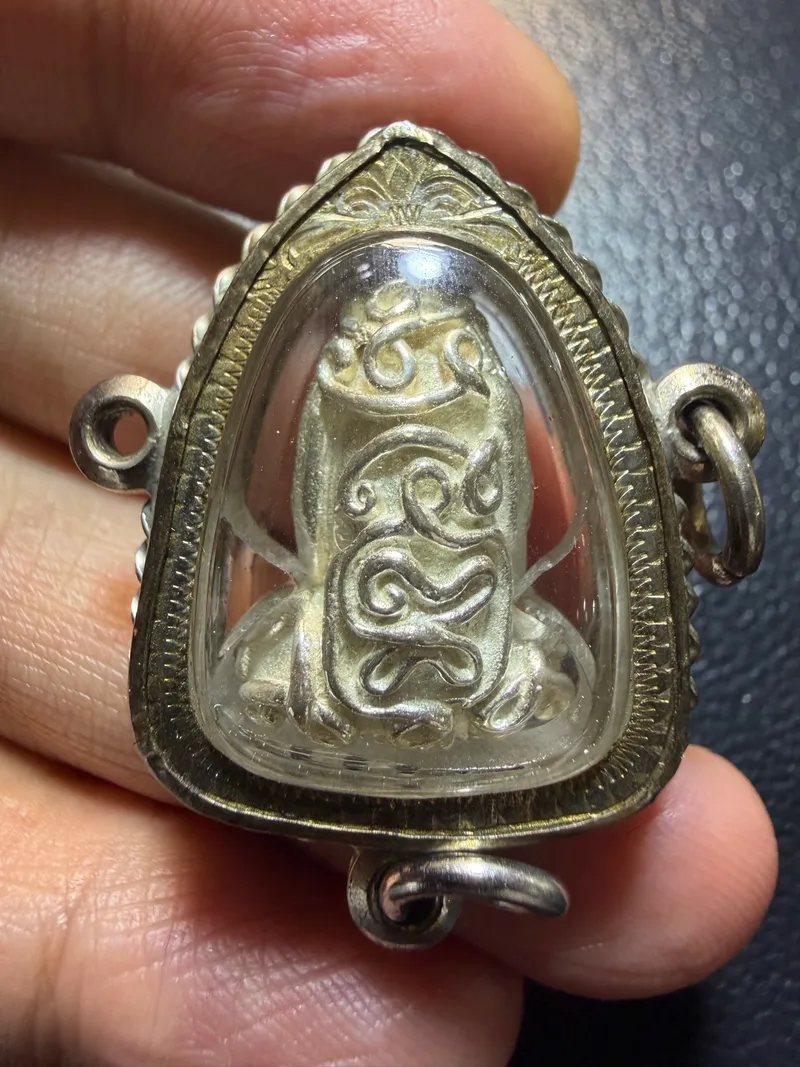 Luang Phor Khun · Six-Arm Phra Pidta in Enamelled Three-Ring Case · B.E. 2537 (per supplier) — Certified No. 00453 2