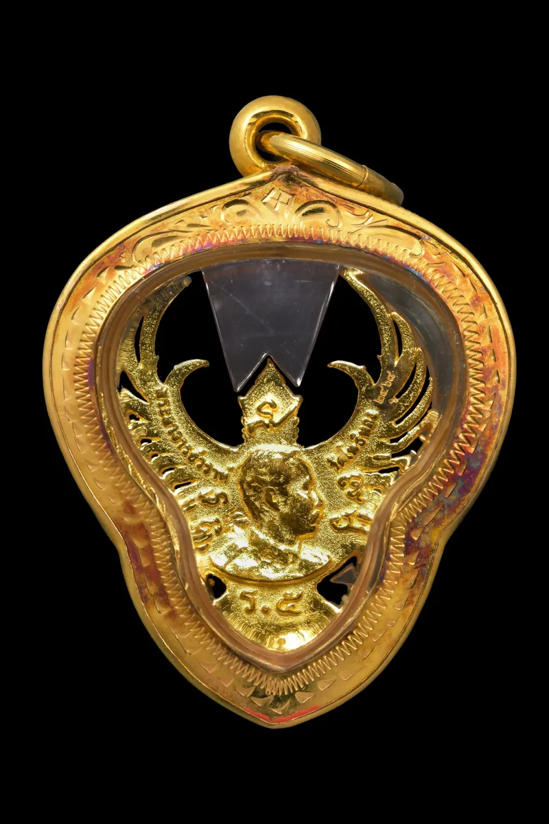 龍婆哇啦·鷹神迦樓羅·純金·大富翁期·背拉瑪五世（佛曆2563年曼谷菩提通寺｜協會正式鑑定卡 GJ10-6F17B·僅此一件） 2
