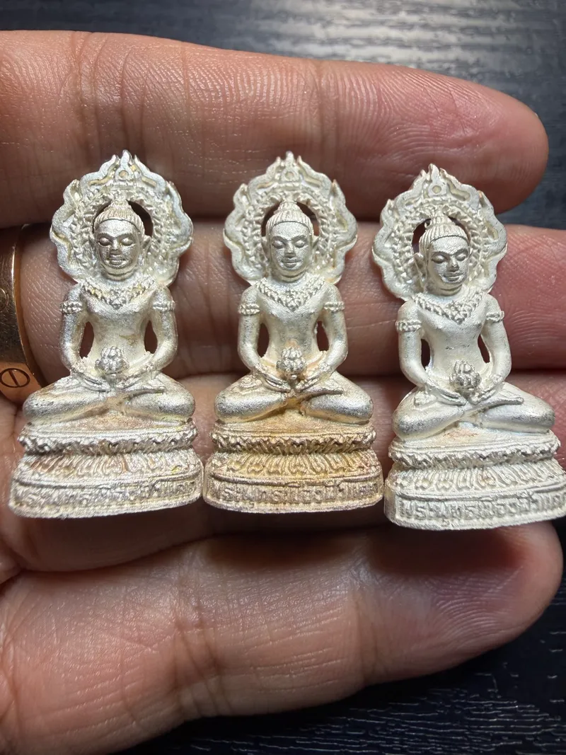 Phra Kring Mueang Fa Daet · Flame-Halo Medicine Buddha Statuette · Silver · Kalasin B.E. 2537 — Certified K00582–K00584 (3 pieces) 1