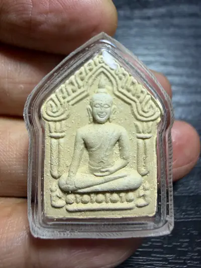 龙婆撒空·坤平佛二期·碰派古曼粉（供应商标注）·粉质（佛历2538年罗勇府农葛寺｜协会鉴定 06995·仅此一件）
