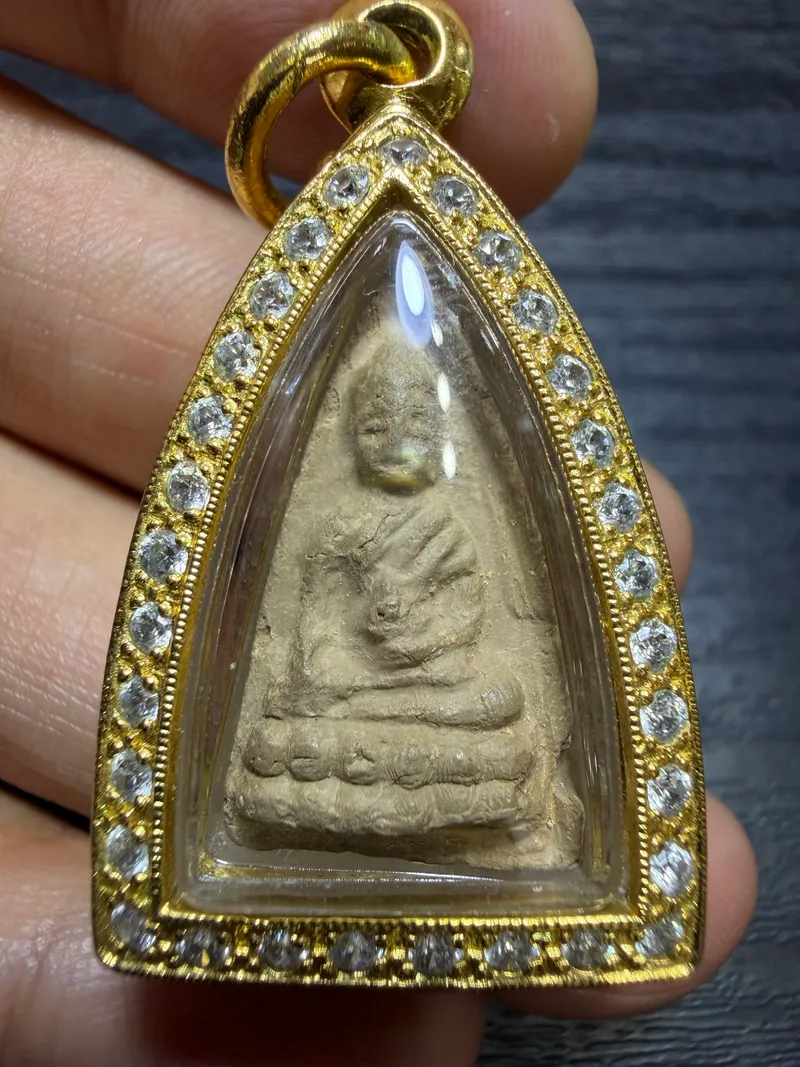 Khun Mae Boonruean · Phuttho Noi Little Buddha · First Batch (Run Raek) · Medium Mold · Temple Earth · Wat Awut Wikasitaram B.E. 2494 — Certified D04650 1